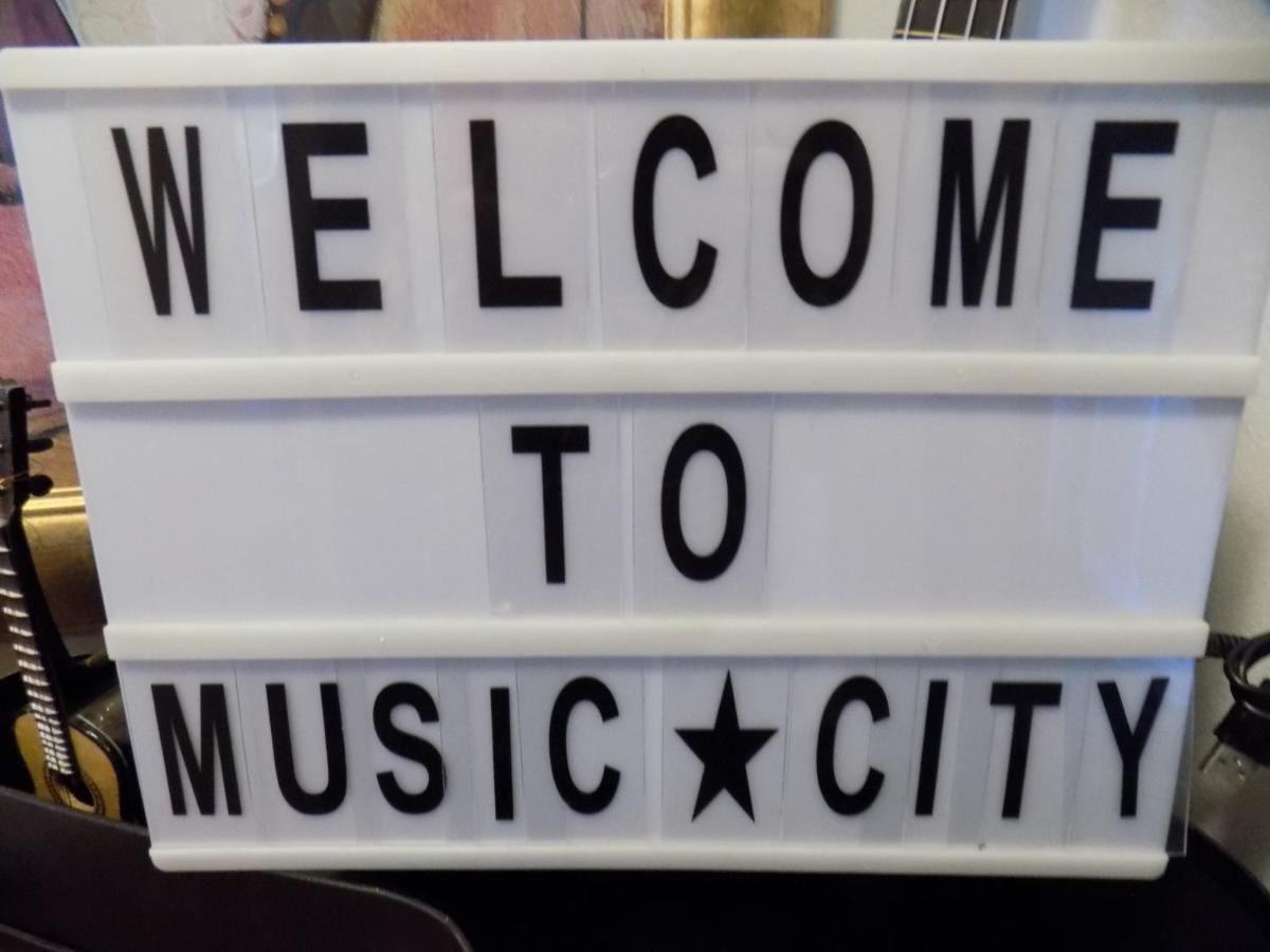 Heart Of Downtown/Walk To Broadway & The Action/Bars/Music Venues/Honky Tonks! Apartment Nashville Exterior photo